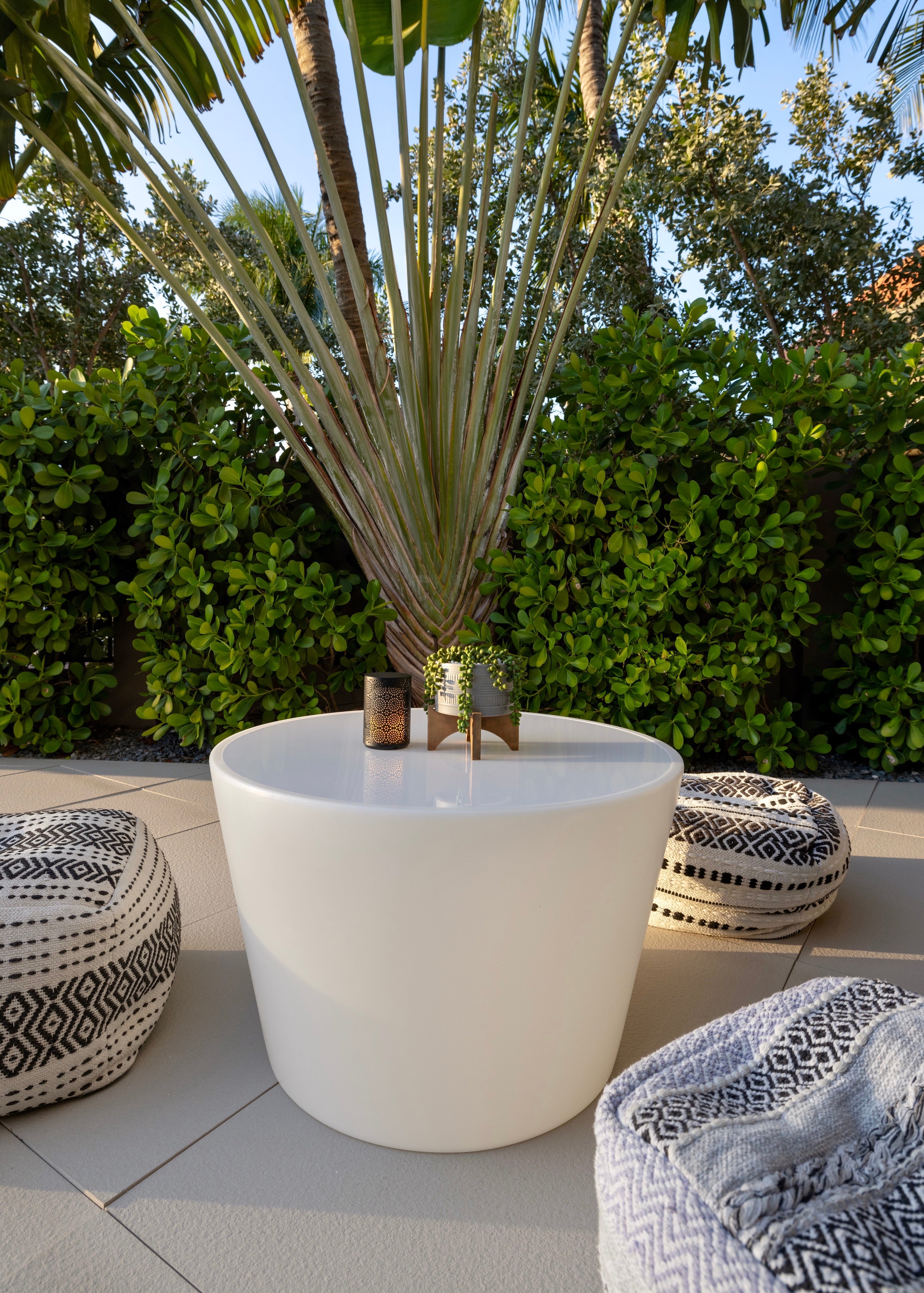 OUTDOOR COFFEE TABLE